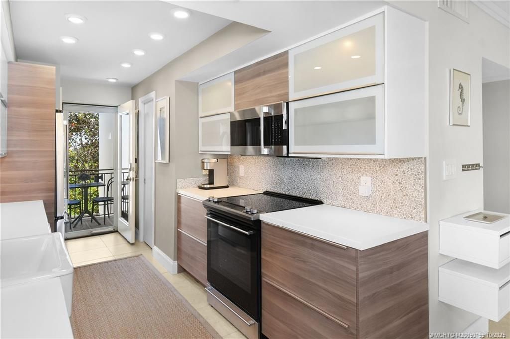 1289 NE Ocean Boulevard, Unit 11, Stuart, FL 34996 Photo