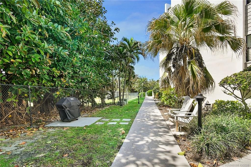 1289 NE Ocean Boulevard, Unit 11, Stuart, FL 34996 Photo