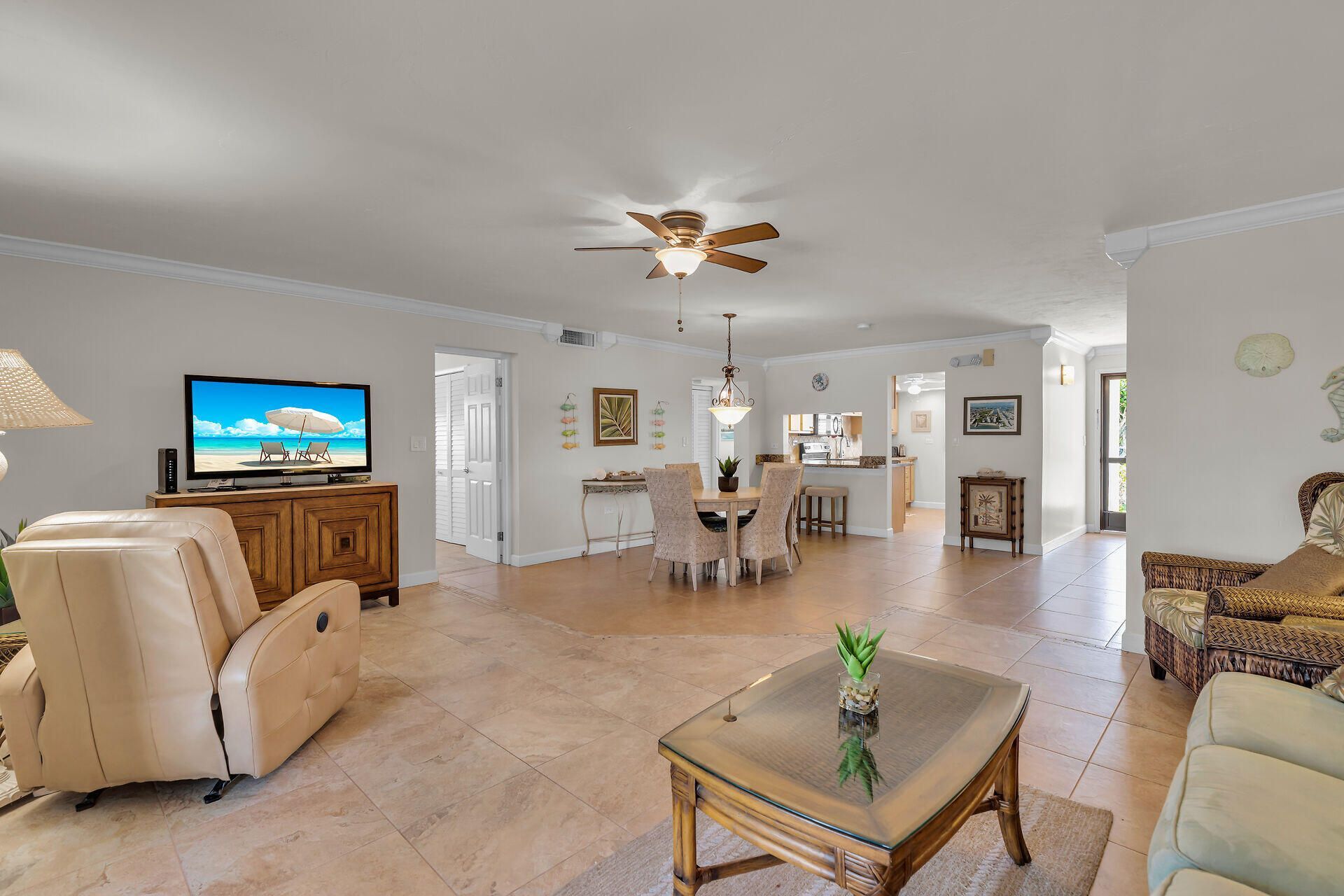 601 W Ocean Drive, Unit 203A, Key Colony, FL 33051 Photo