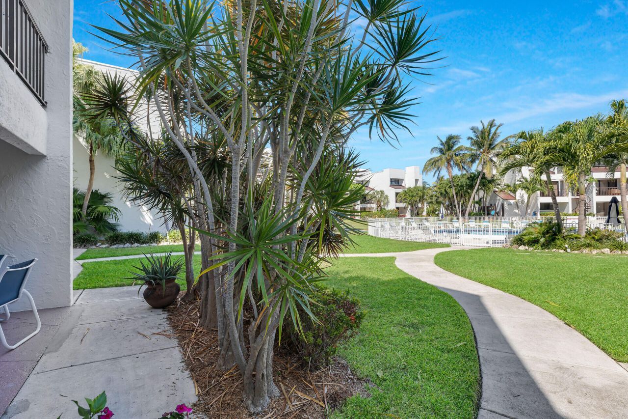 601 W Ocean Drive, Unit 203A, Key Colony, FL 33051 Photo