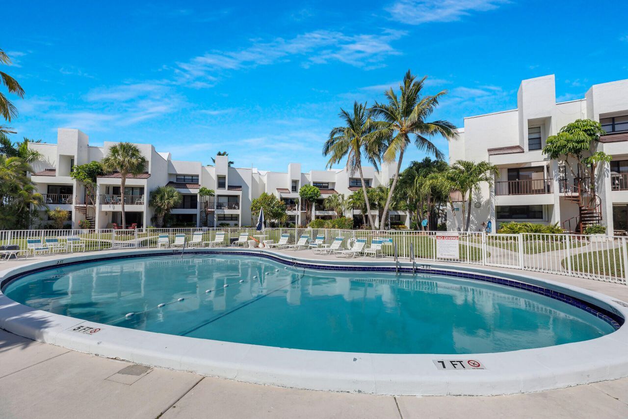 601 W Ocean Drive, Unit 203A, Key Colony, FL 33051 Photo