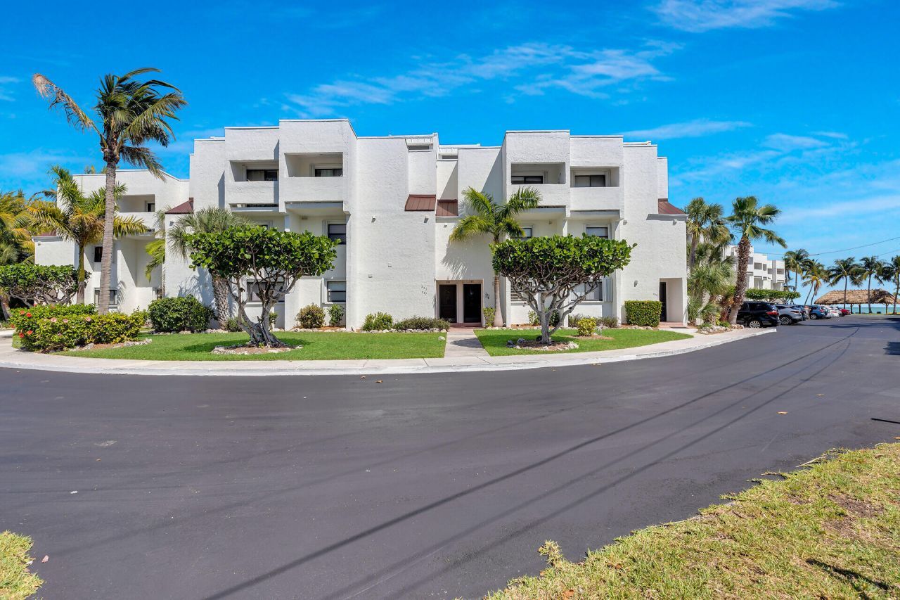 601 W Ocean Drive, Unit 203A, Key Colony, FL 33051 Photo
