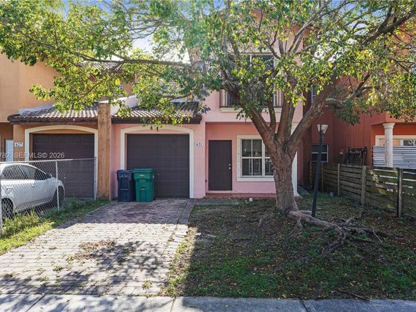 631 SW 10th St, Florida City, FL 33034