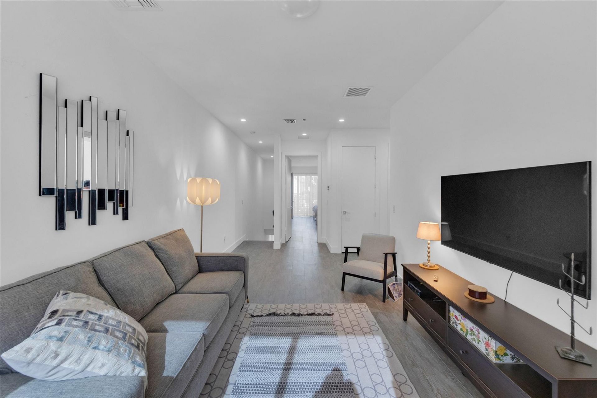 1045 NE 18th Avenue, Unit 105, Fort Lauderdale, FL 33304 Photo