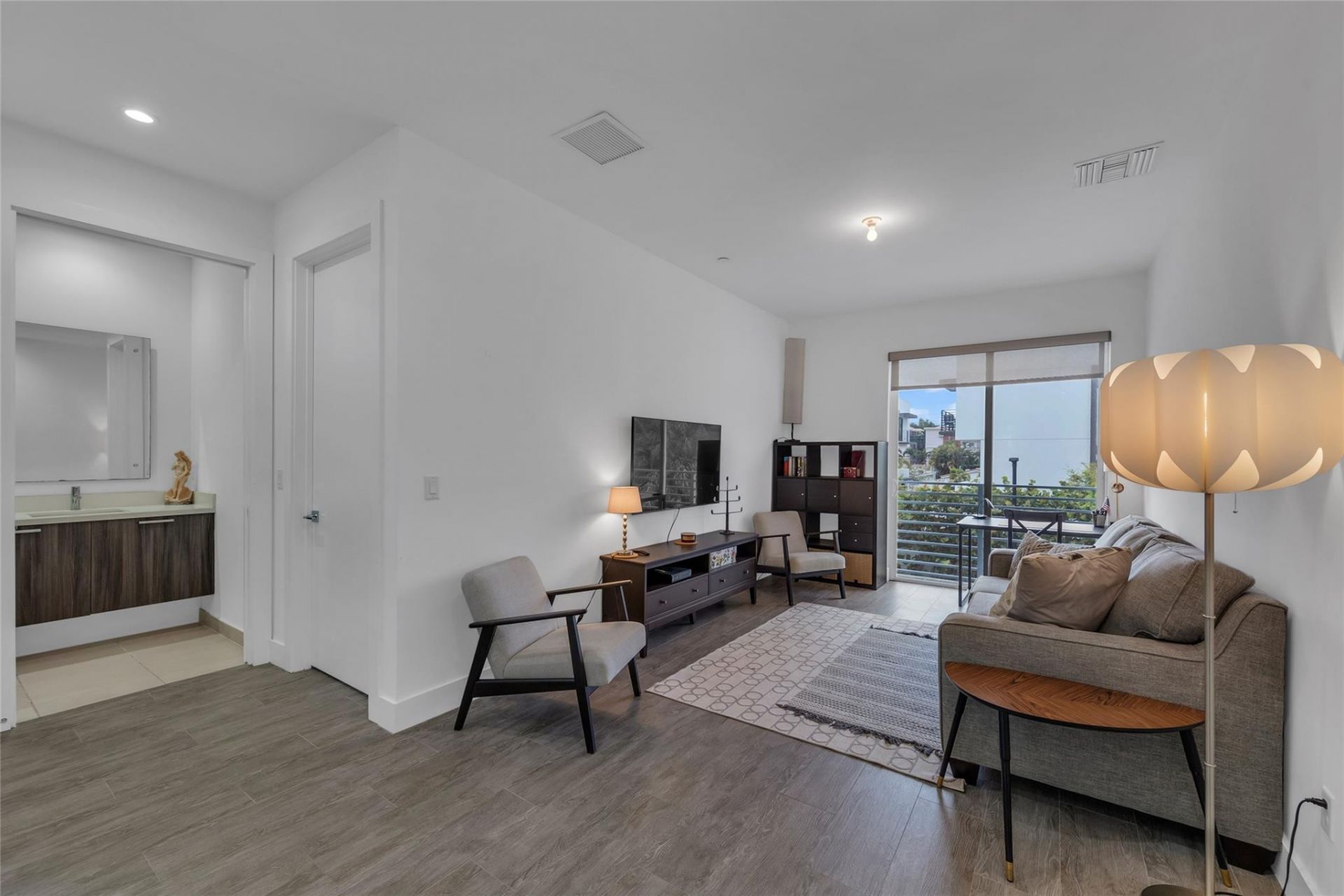 1045 NE 18th Avenue, Unit 105, Fort Lauderdale, FL 33304 Photo