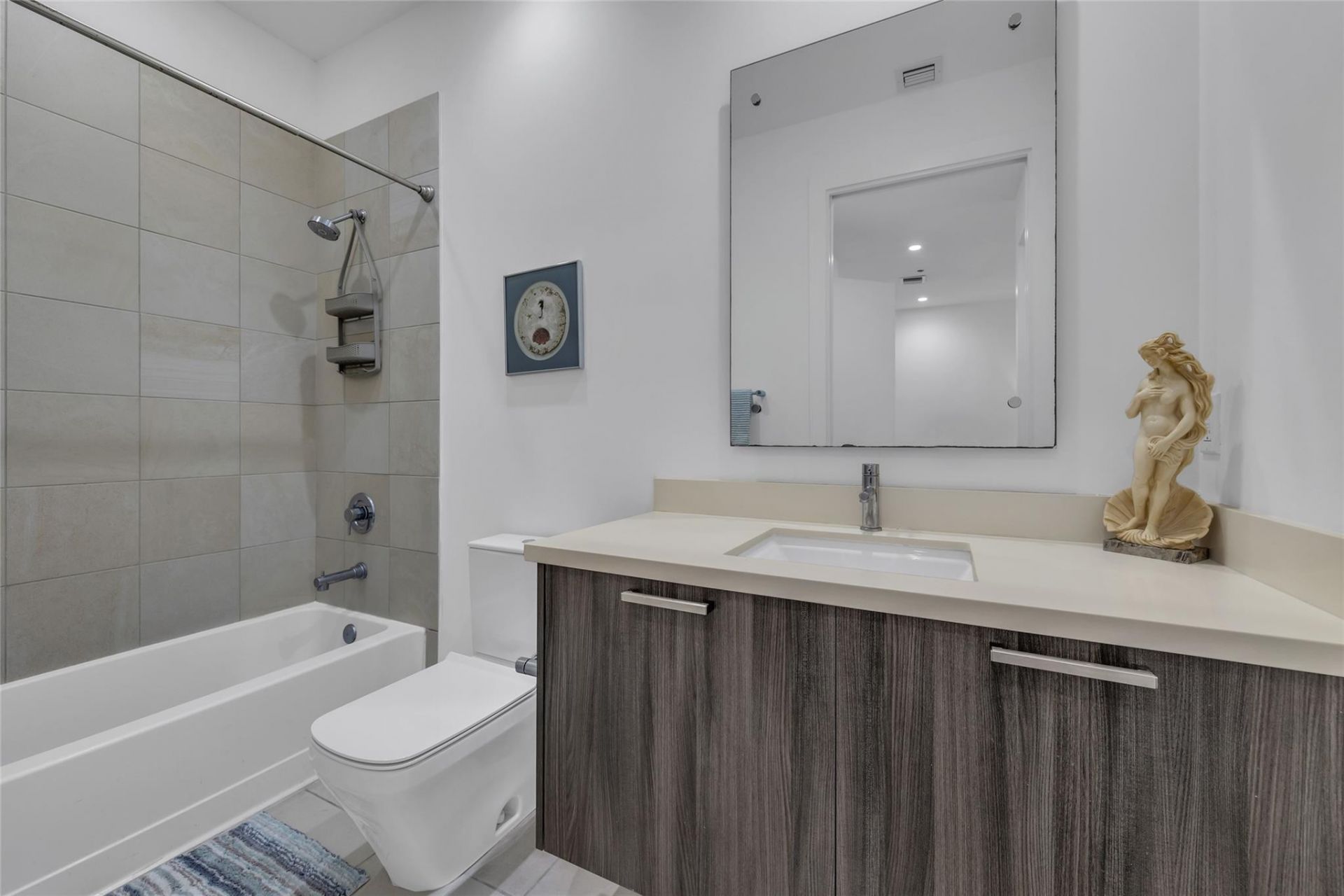 1045 NE 18th Avenue, Unit 105, Fort Lauderdale, FL 33304 Photo