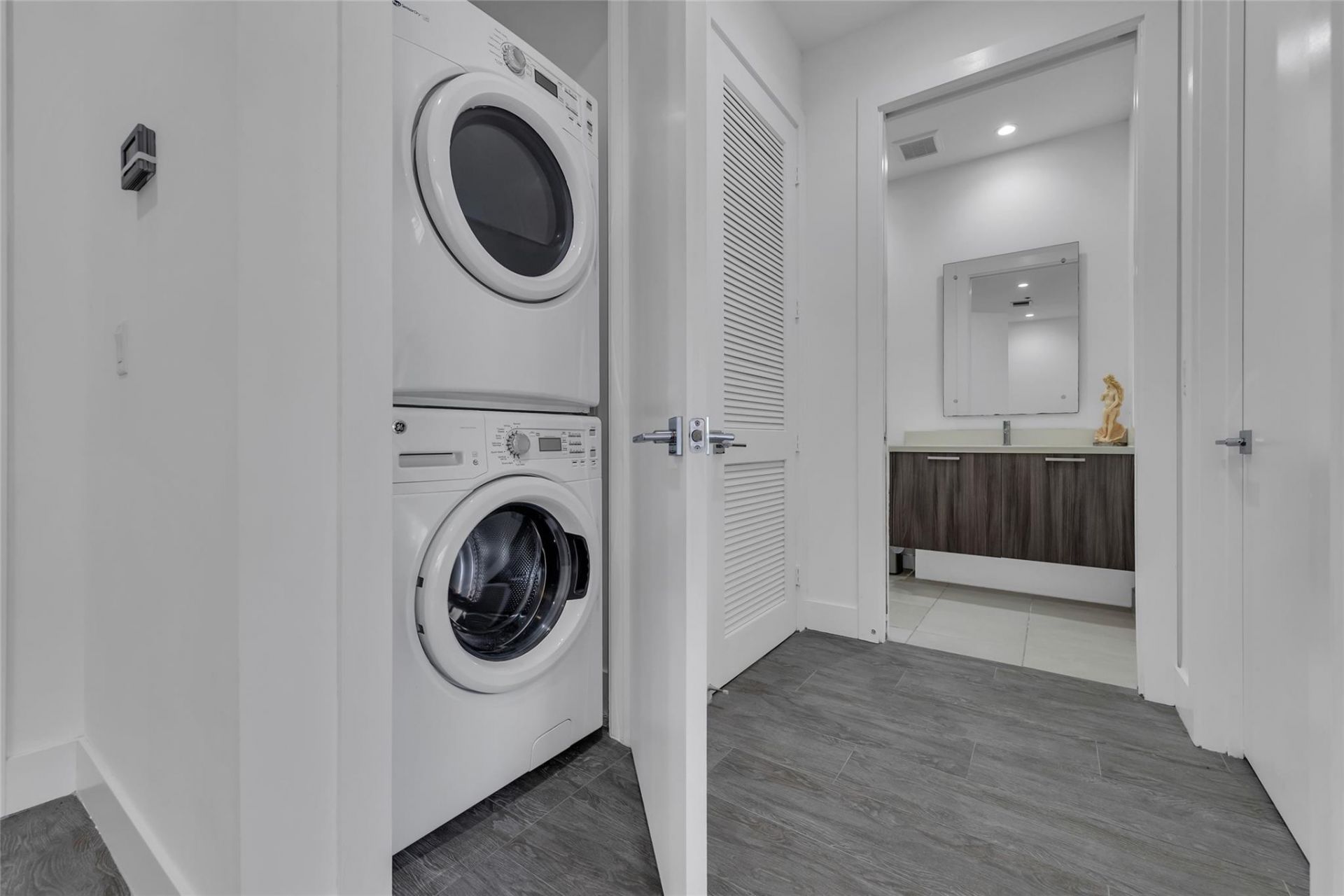 1045 NE 18th Avenue, Unit 105, Fort Lauderdale, FL 33304 Photo