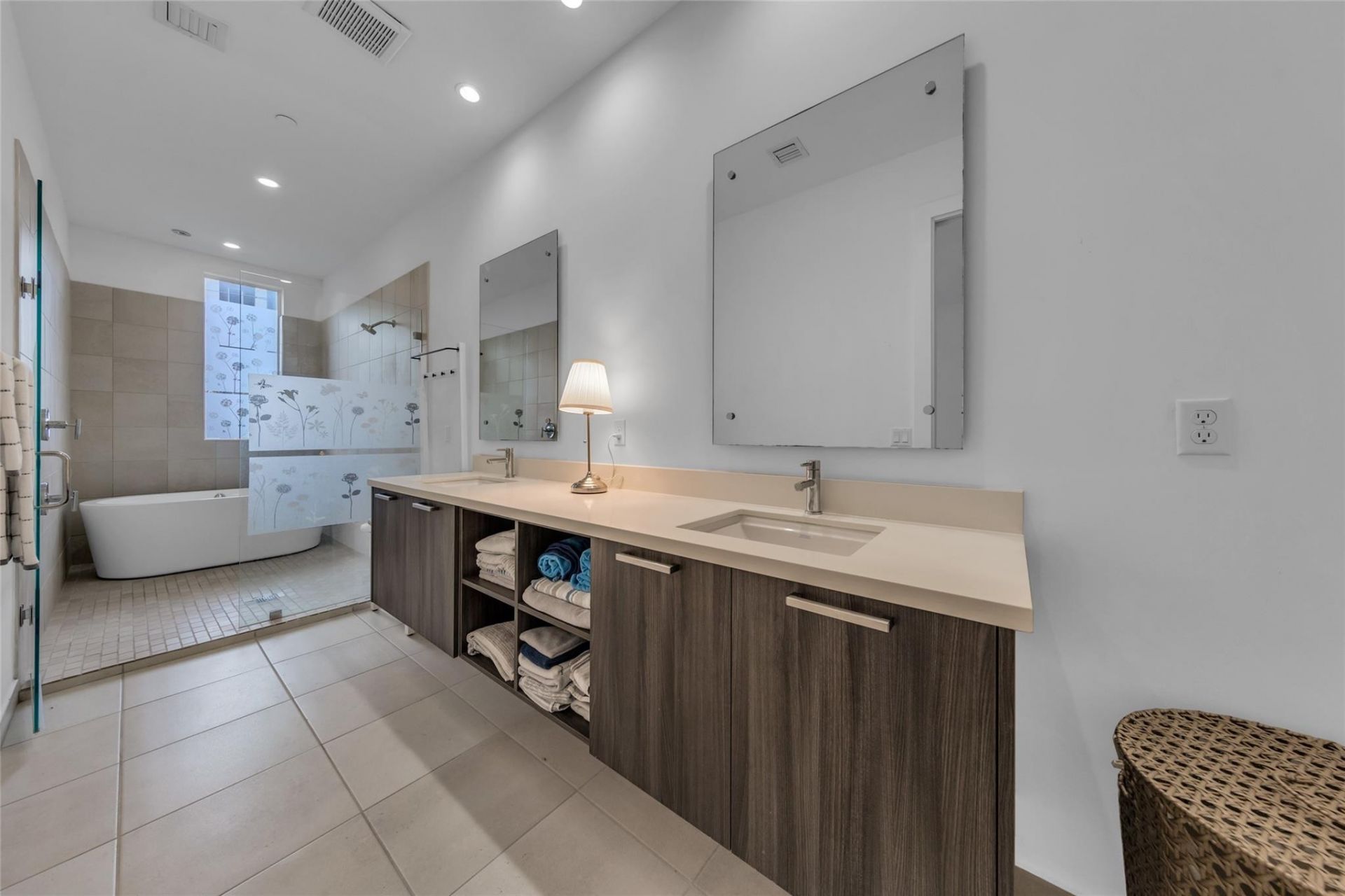 1045 NE 18th Avenue, Unit 105, Fort Lauderdale, FL 33304 Photo