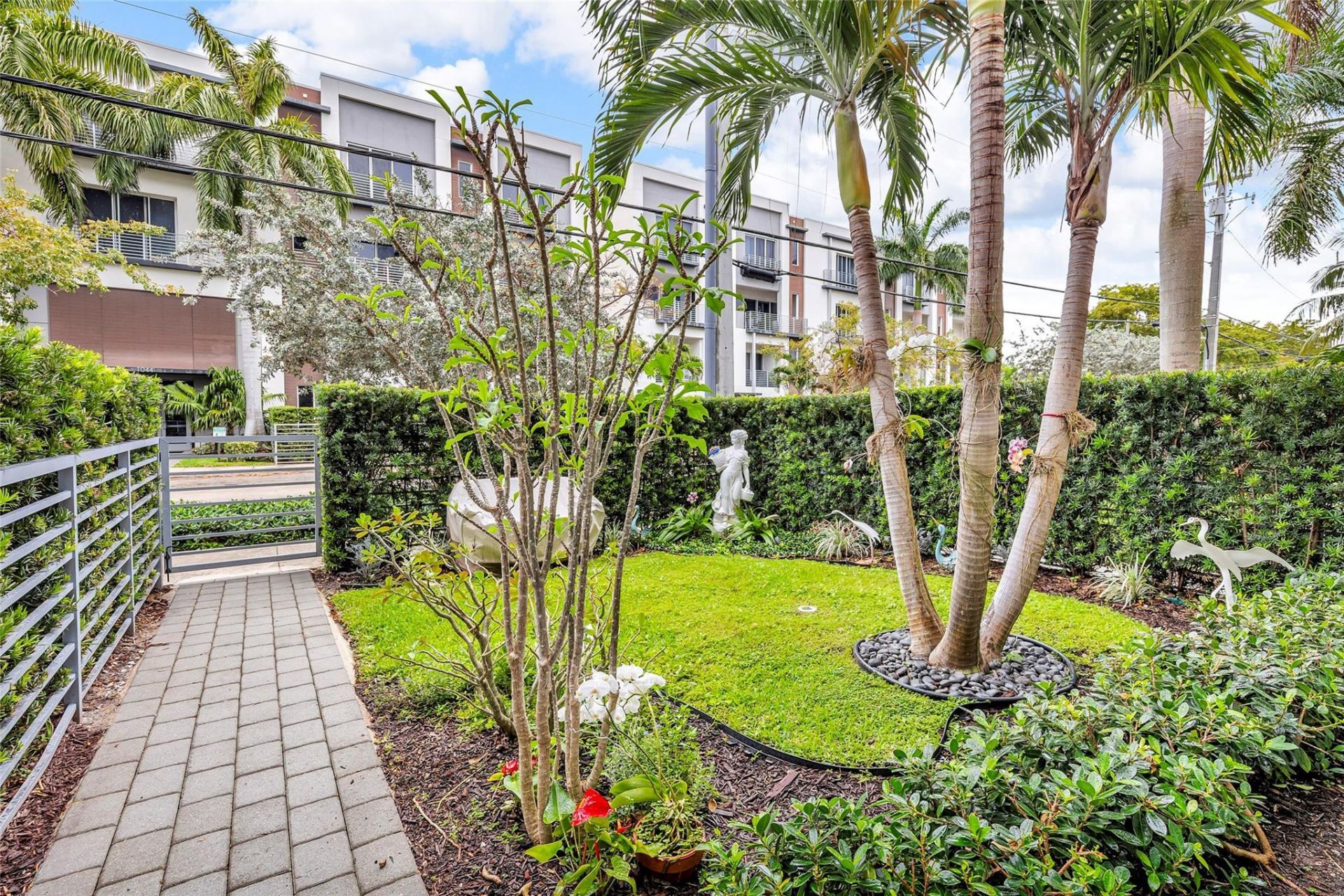 1045 NE 18th Avenue, Unit 105, Fort Lauderdale, FL 33304 Photo