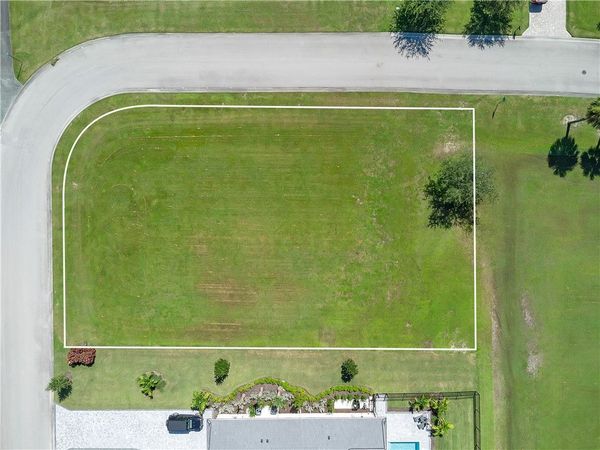 7625 Polo Grounds Lane N, Vero Beach, FL 32966