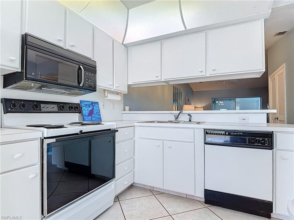 1025 Mainsail Dr, Unit 215, Naples, FL 34114 Photo