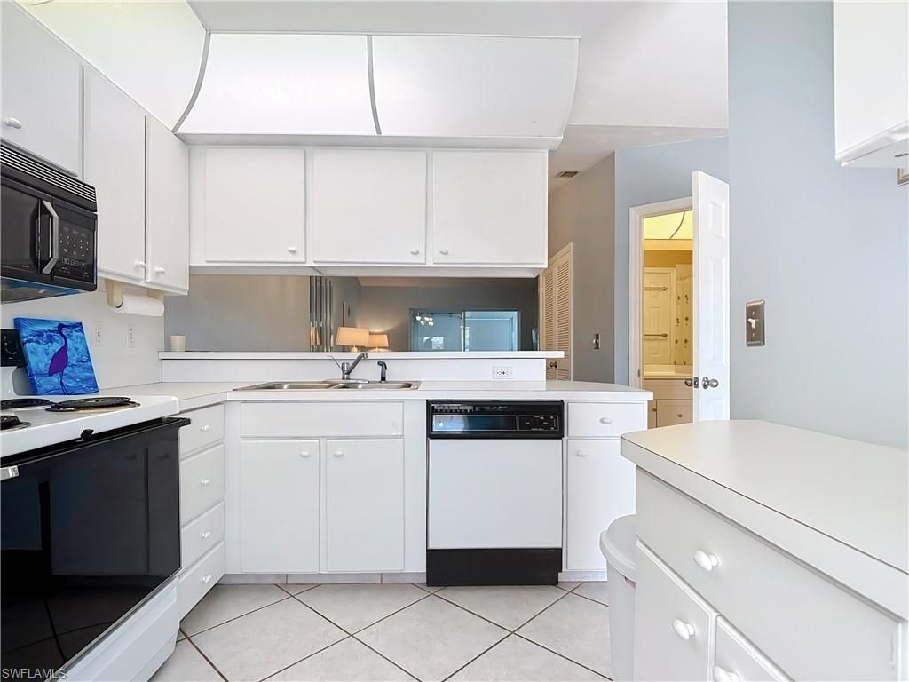 1025 Mainsail Dr, Unit 215, Naples, FL 34114 Photo