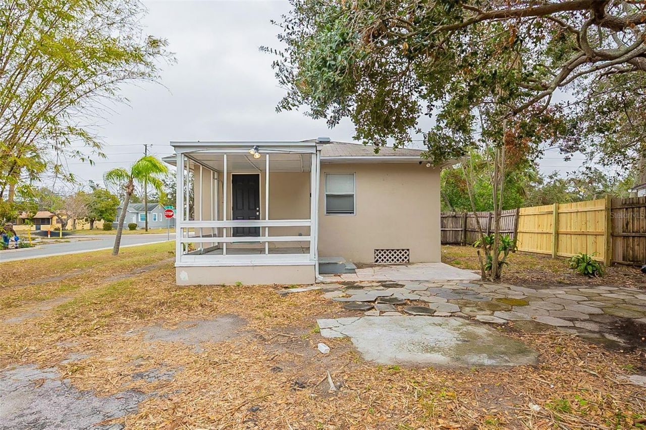 2001 16th Street S, Saint Petersburg, FL 33705 Photo