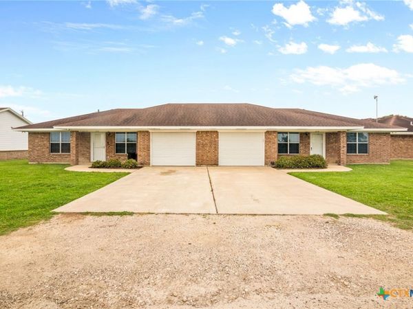 123,125,374,376 Navidad & 6th St, Vanderbilt, TX 77991