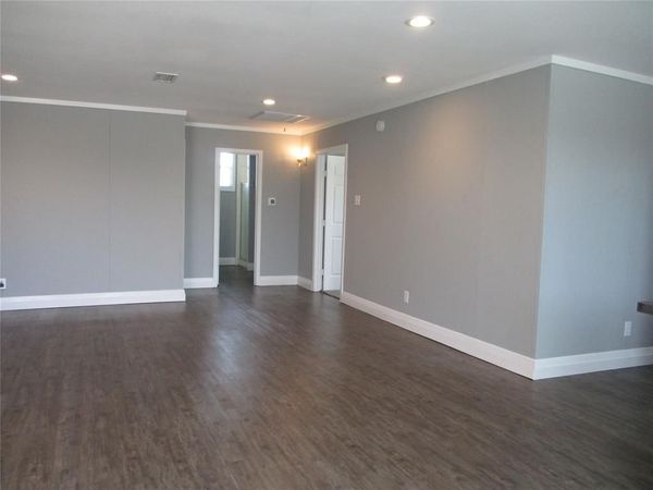 406 N Carrier Parkway, Unit 200, Grand Prairie, TX 75050