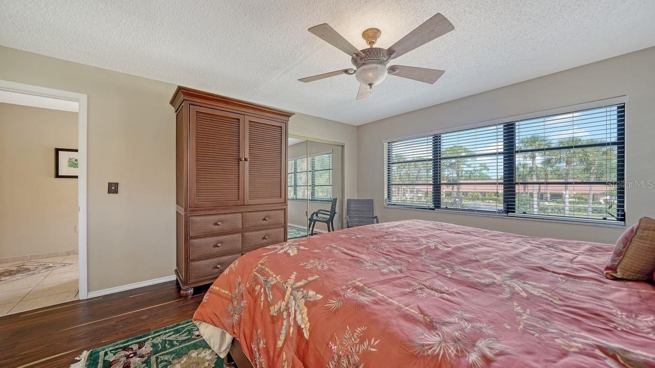 5630 Golf Pointe Drive, Unit 205, Sarasota, FL 34243 Photo