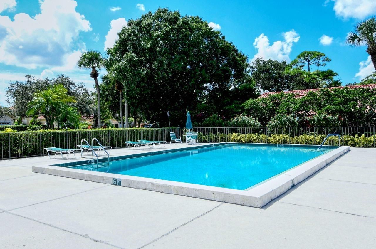 5630 Golf Pointe Drive, Unit 205, Sarasota, FL 34243 Photo