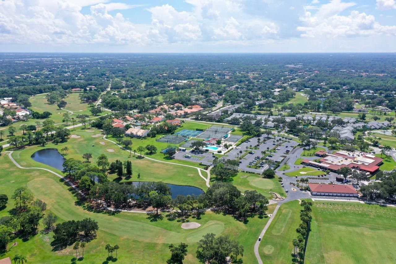 5630 Golf Pointe Drive, Unit 205, Sarasota, FL 34243 Photo