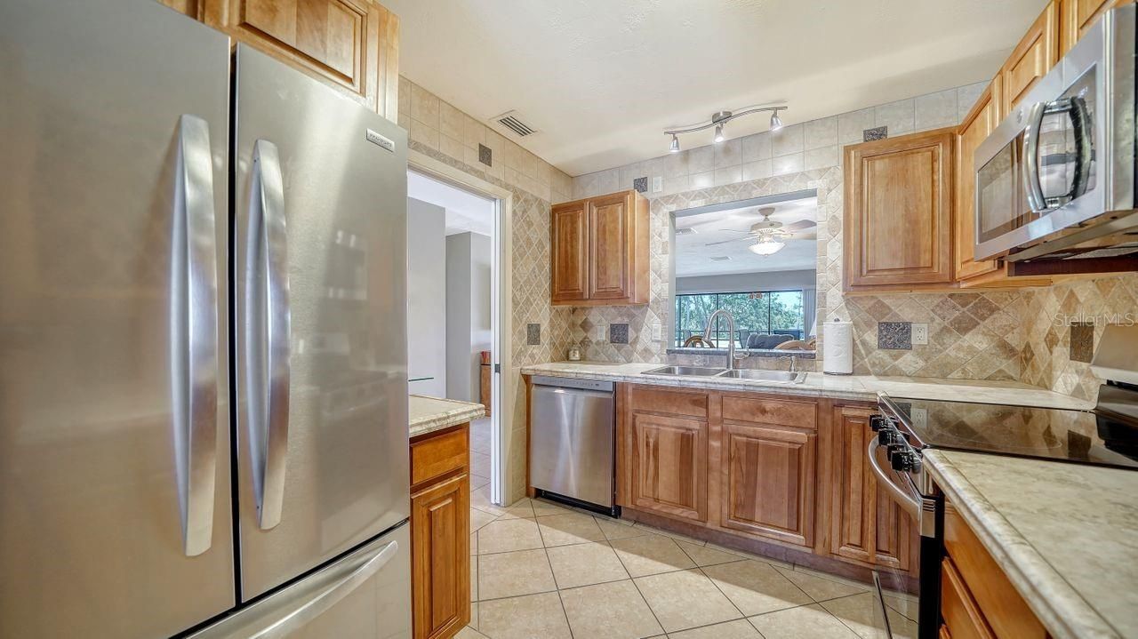 5630 Golf Pointe Drive, Unit 205, Sarasota, FL 34243 Photo