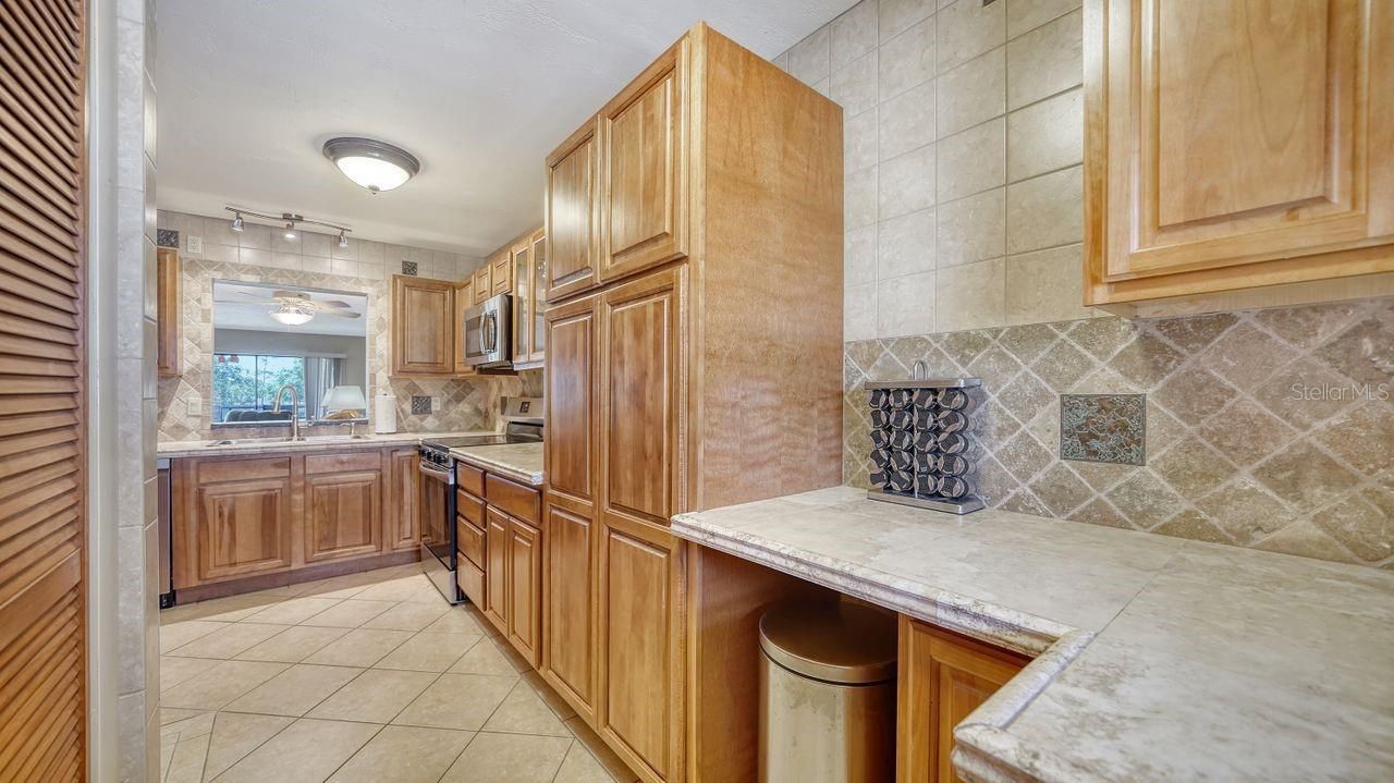 5630 Golf Pointe Drive, Unit 205, Sarasota, FL 34243 Photo