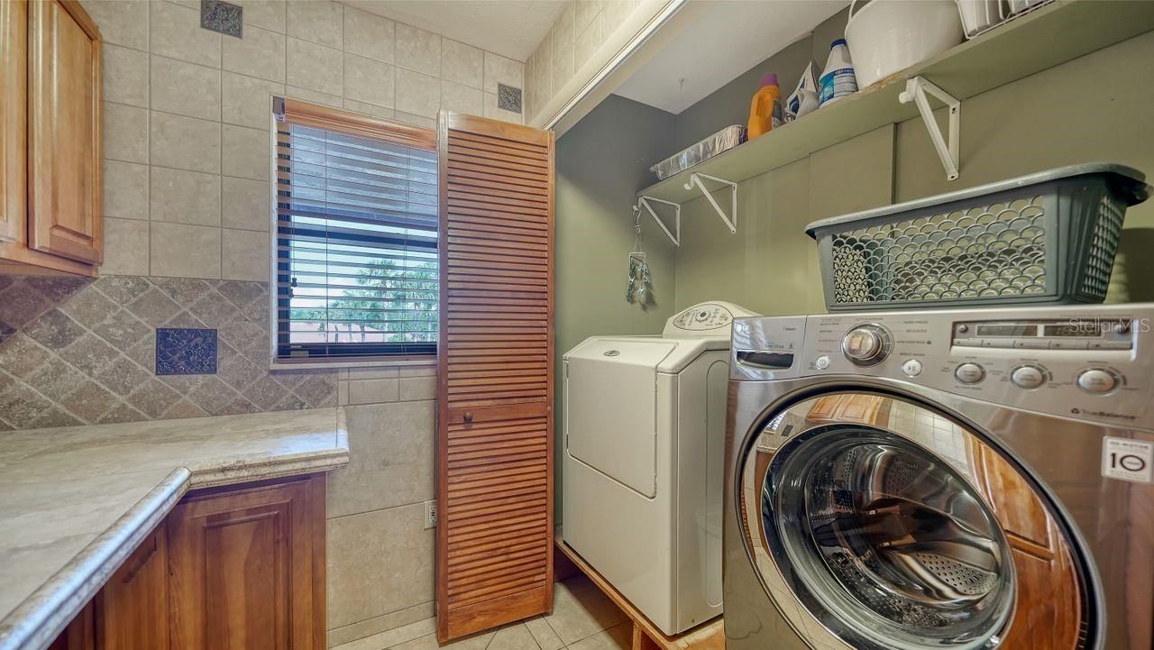 5630 Golf Pointe Drive, Unit 205, Sarasota, FL 34243 Photo