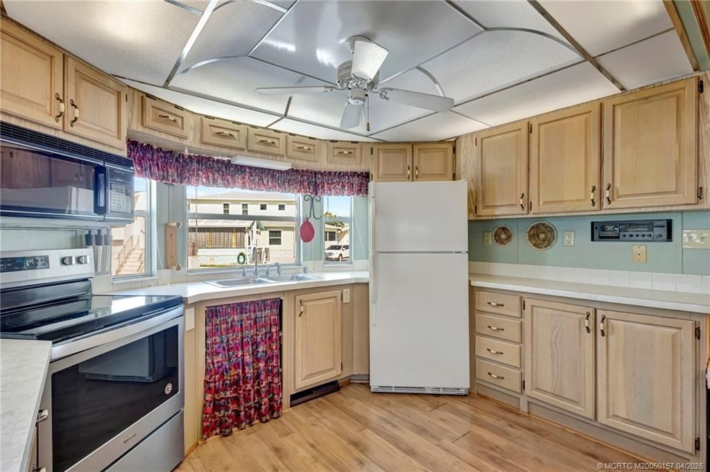 10725 S Ocean Drive, Unit 437, Jensen Beach, FL 34957 Photo