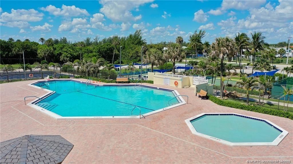10725 S Ocean Drive, Unit 437, Jensen Beach, FL 34957 Photo