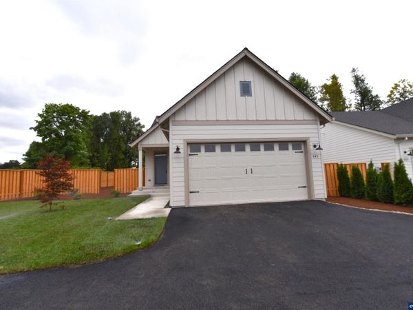 845 Oakleaf Wy, Silverton, OR 97381