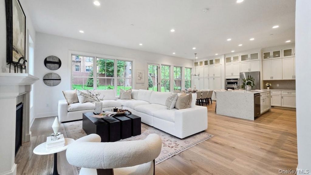 24 Marker Ridge, Unit 12, Irvington, NY 10533 Main Photo