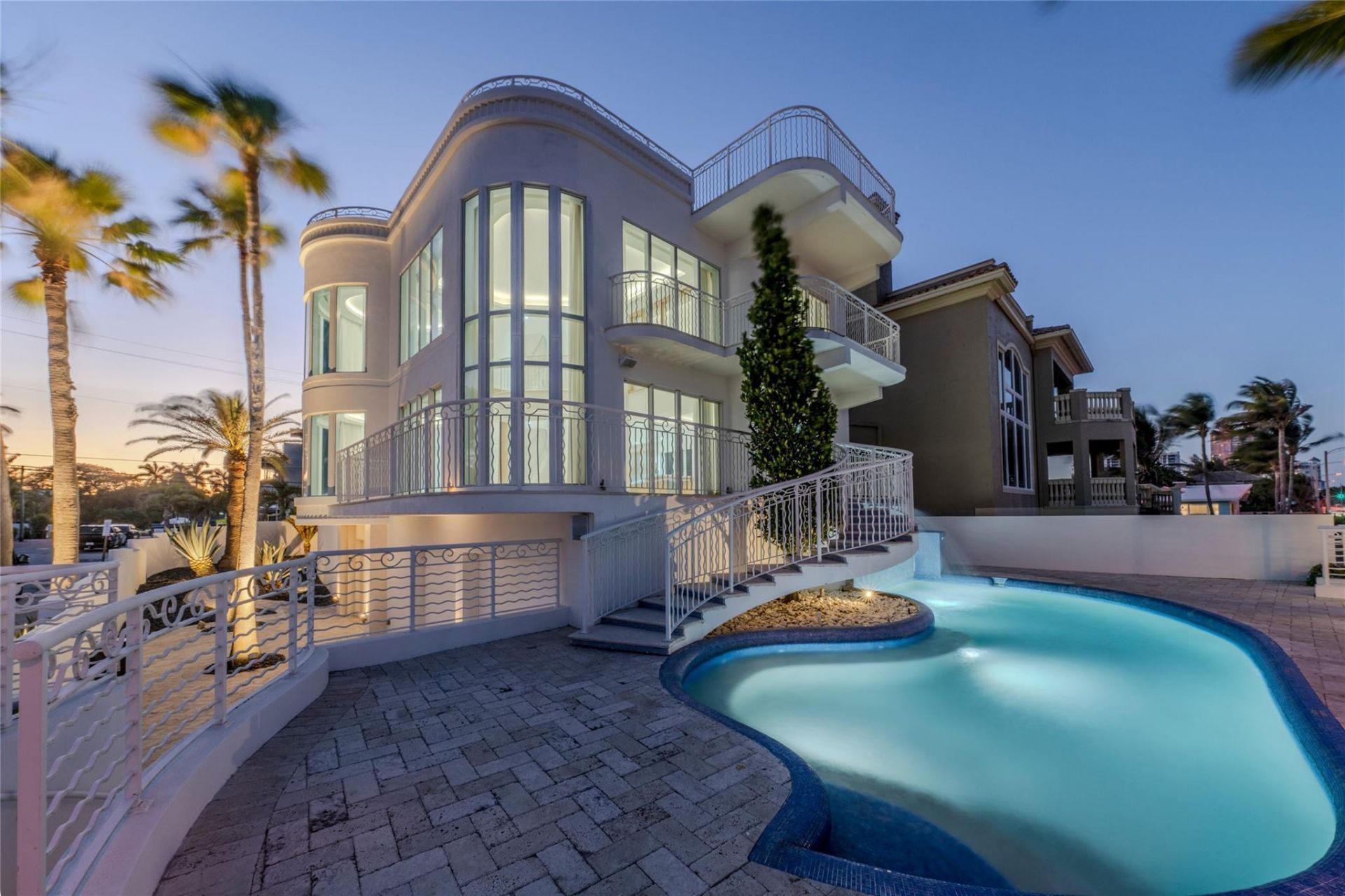 1525 N Fort Lauderdale Beach Blvd, Fort Lauderdale, FL 33304 Photo