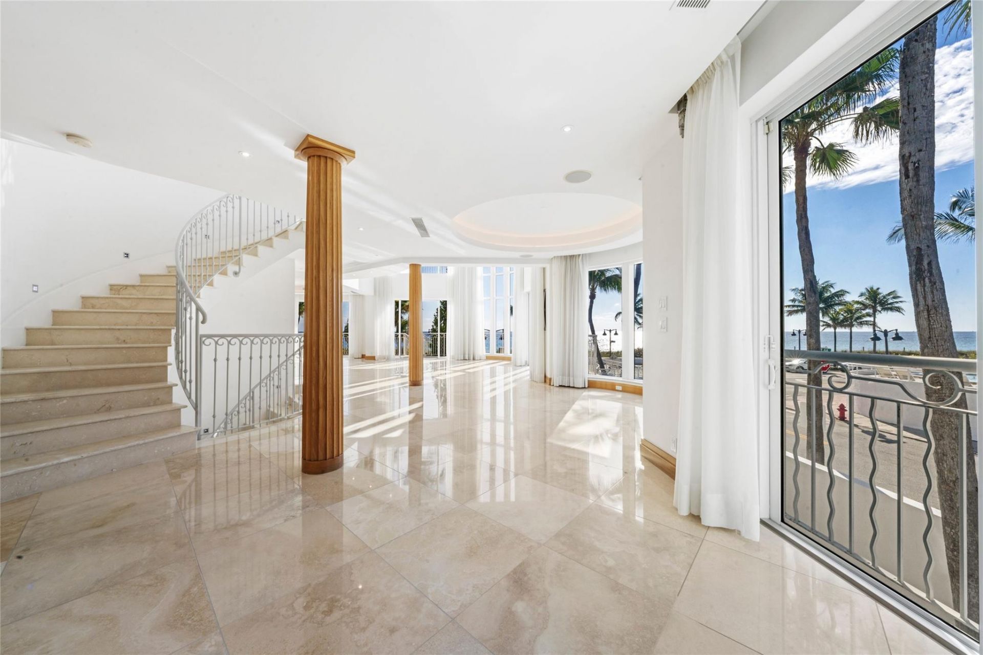 1525 N Fort Lauderdale Beach Blvd, Fort Lauderdale, FL 33304 Photo