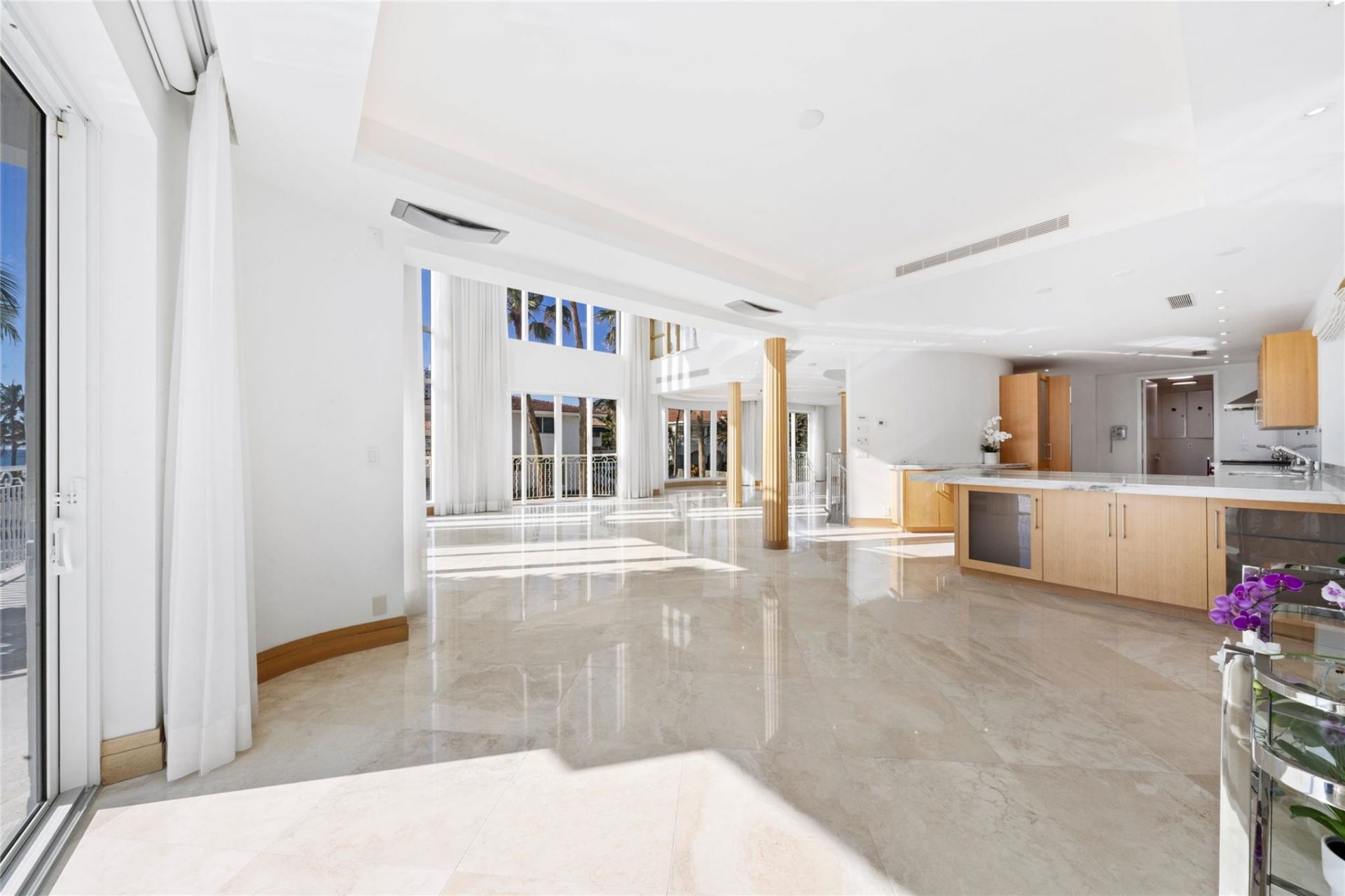 1525 N Fort Lauderdale Beach Blvd, Fort Lauderdale, FL 33304 Photo