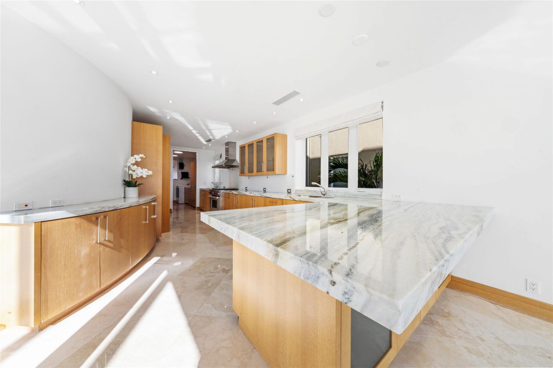 1525 N Fort Lauderdale Beach Blvd, Fort Lauderdale, FL 33304 Photo