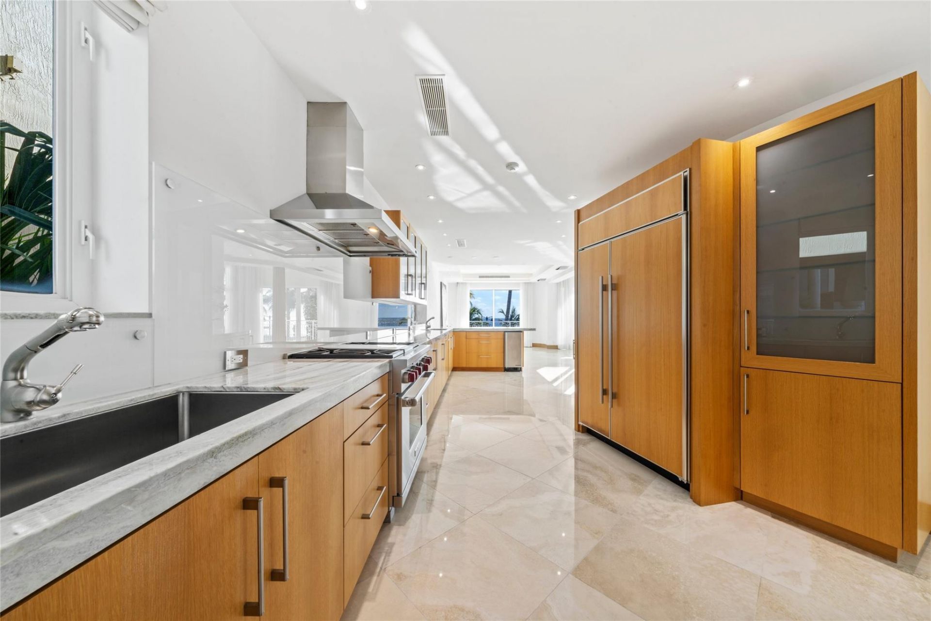 1525 N Fort Lauderdale Beach Blvd, Fort Lauderdale, FL 33304 Photo