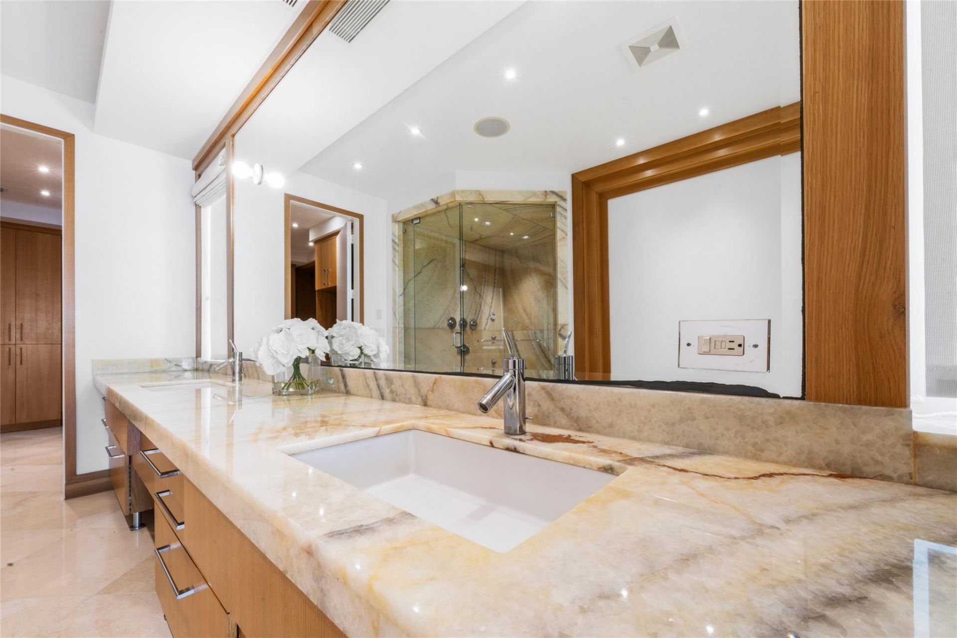 1525 N Fort Lauderdale Beach Blvd, Fort Lauderdale, FL 33304 Photo