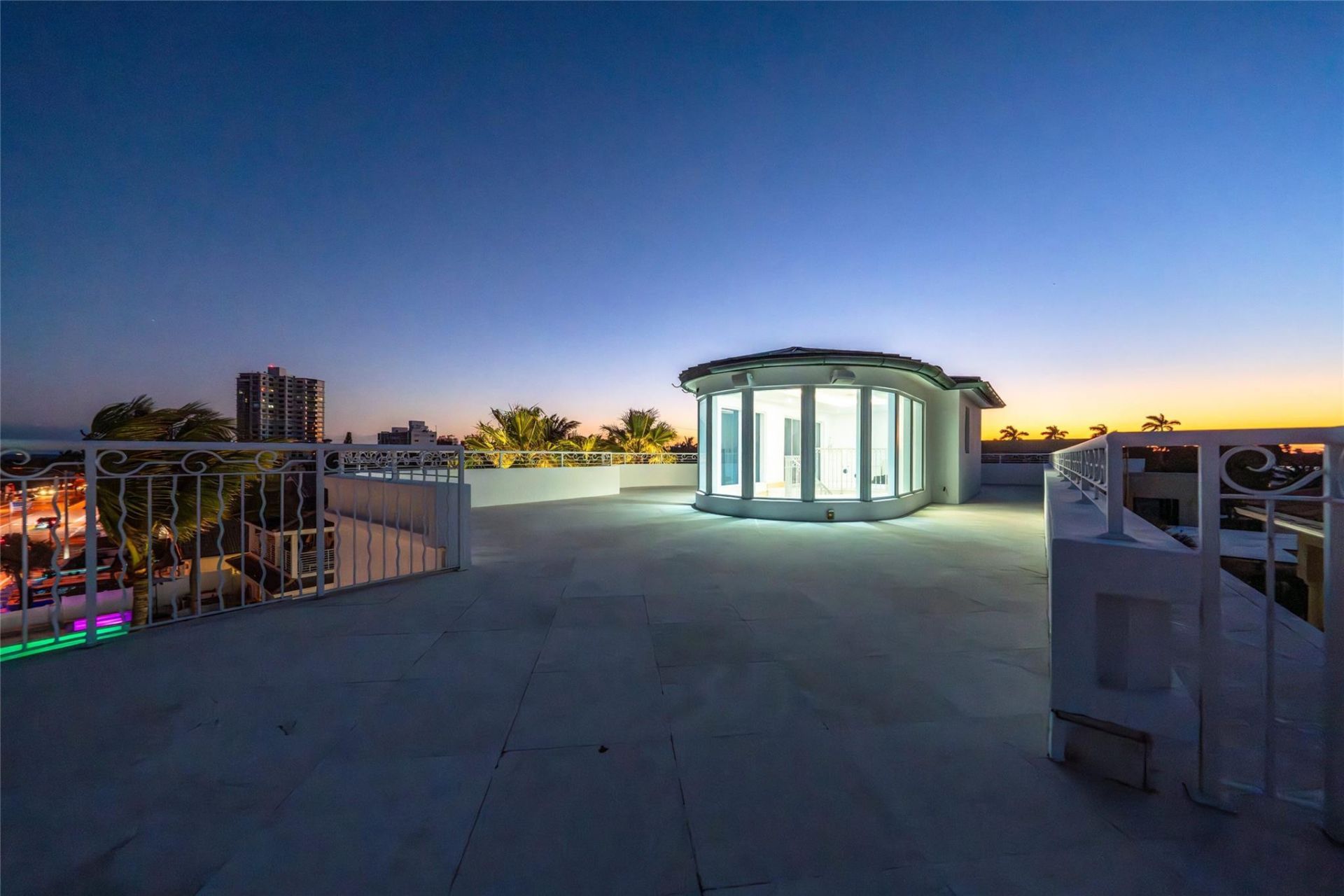 1525 N Fort Lauderdale Beach Blvd, Fort Lauderdale, FL 33304 Photo