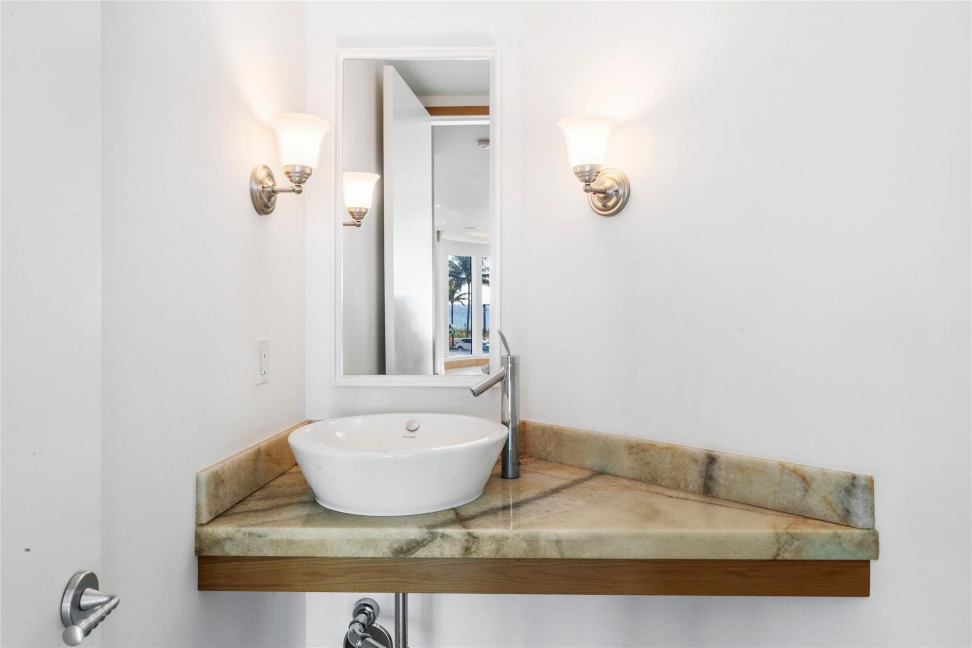 1525 N Fort Lauderdale Beach Blvd, Fort Lauderdale, FL 33304 Photo