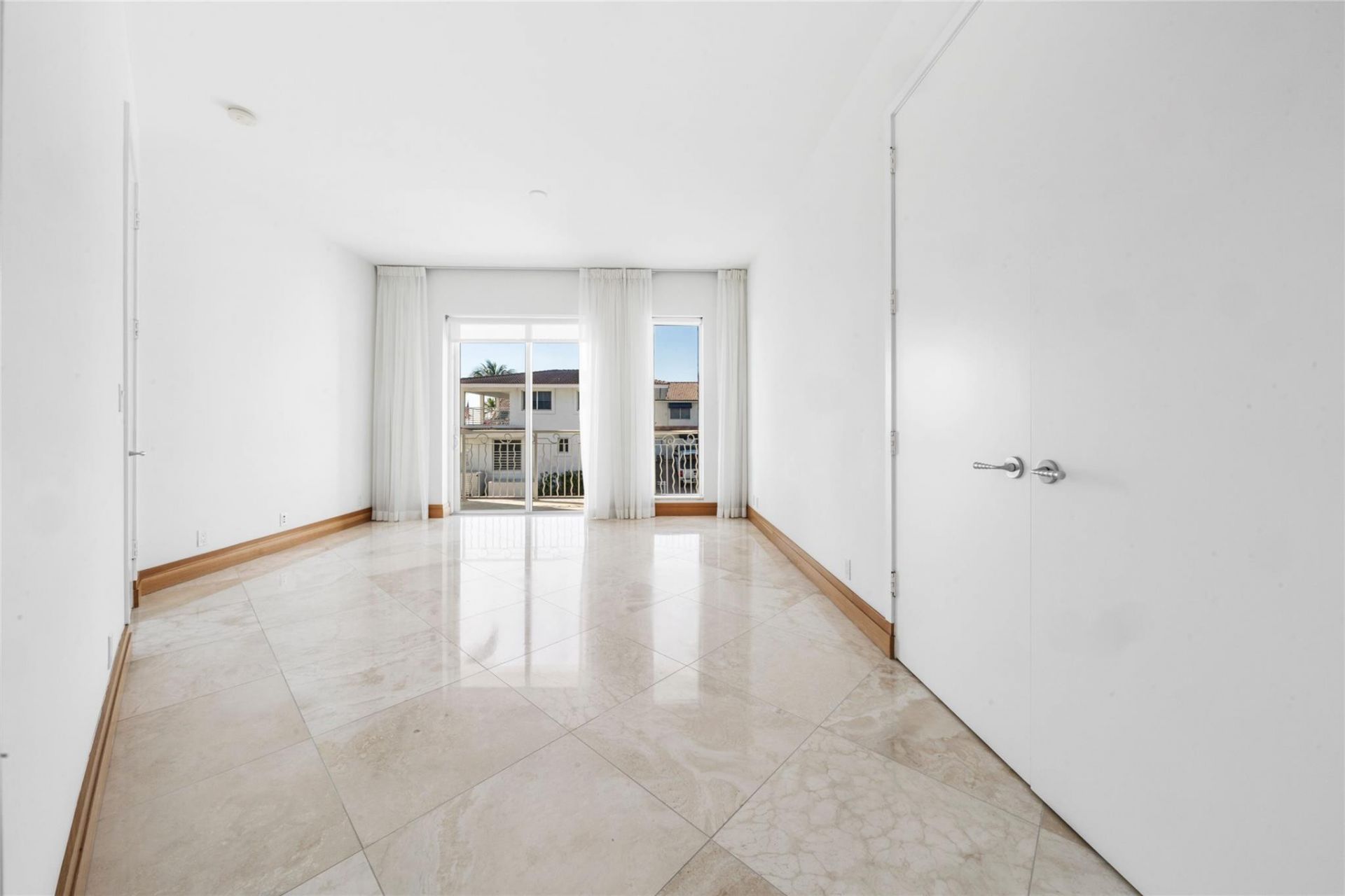 1525 N Fort Lauderdale Beach Blvd, Fort Lauderdale, FL 33304 Photo