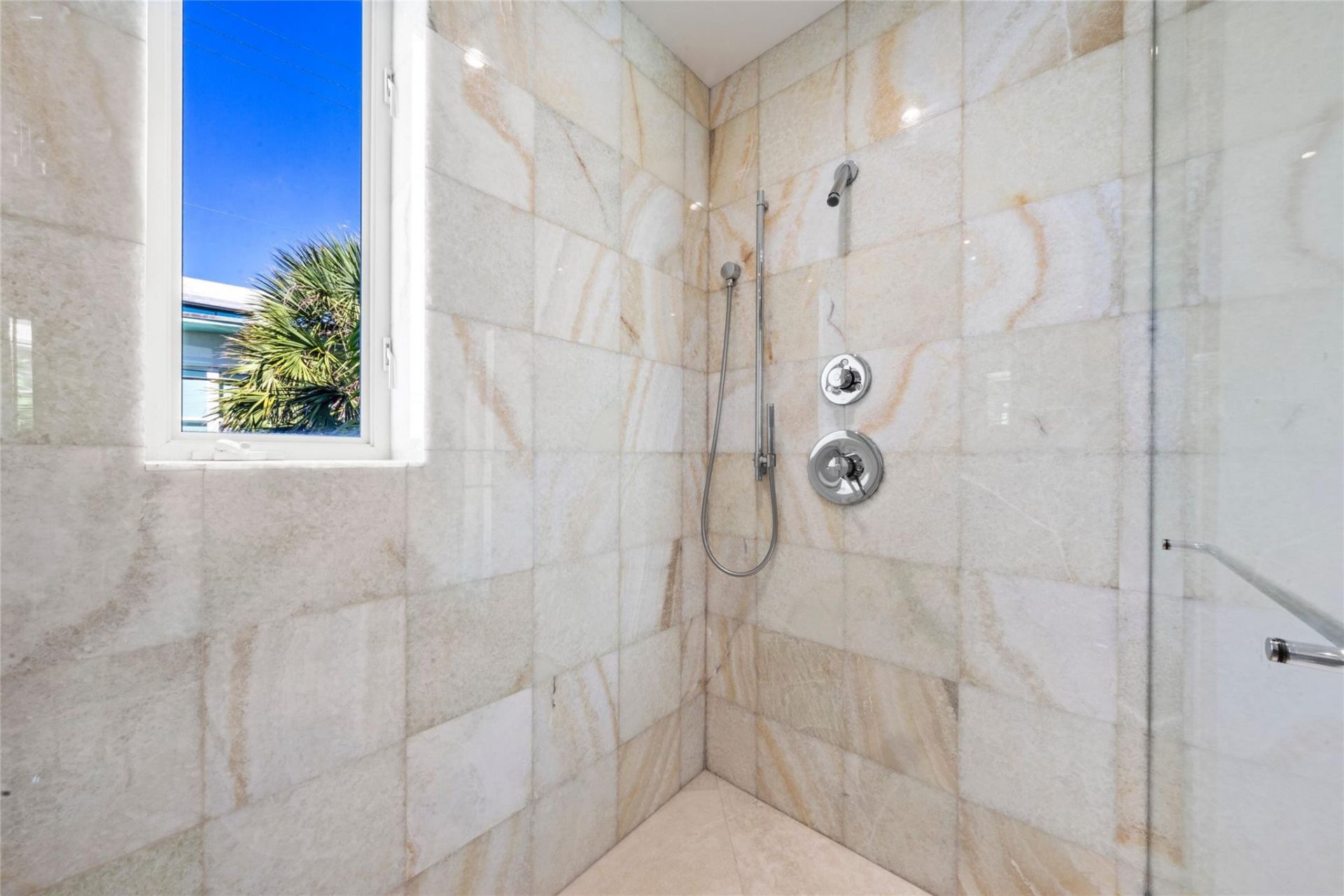 1525 N Fort Lauderdale Beach Blvd, Fort Lauderdale, FL 33304 Photo