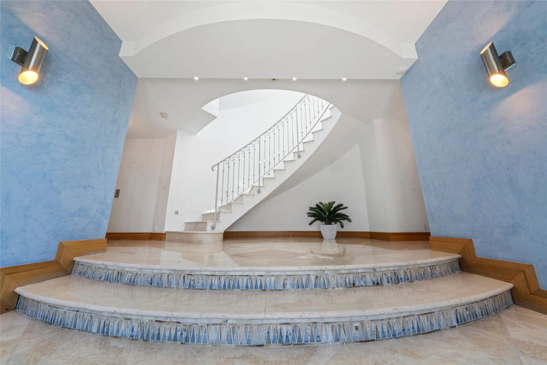 1525 N Fort Lauderdale Beach Blvd, Fort Lauderdale, FL 33304 Photo