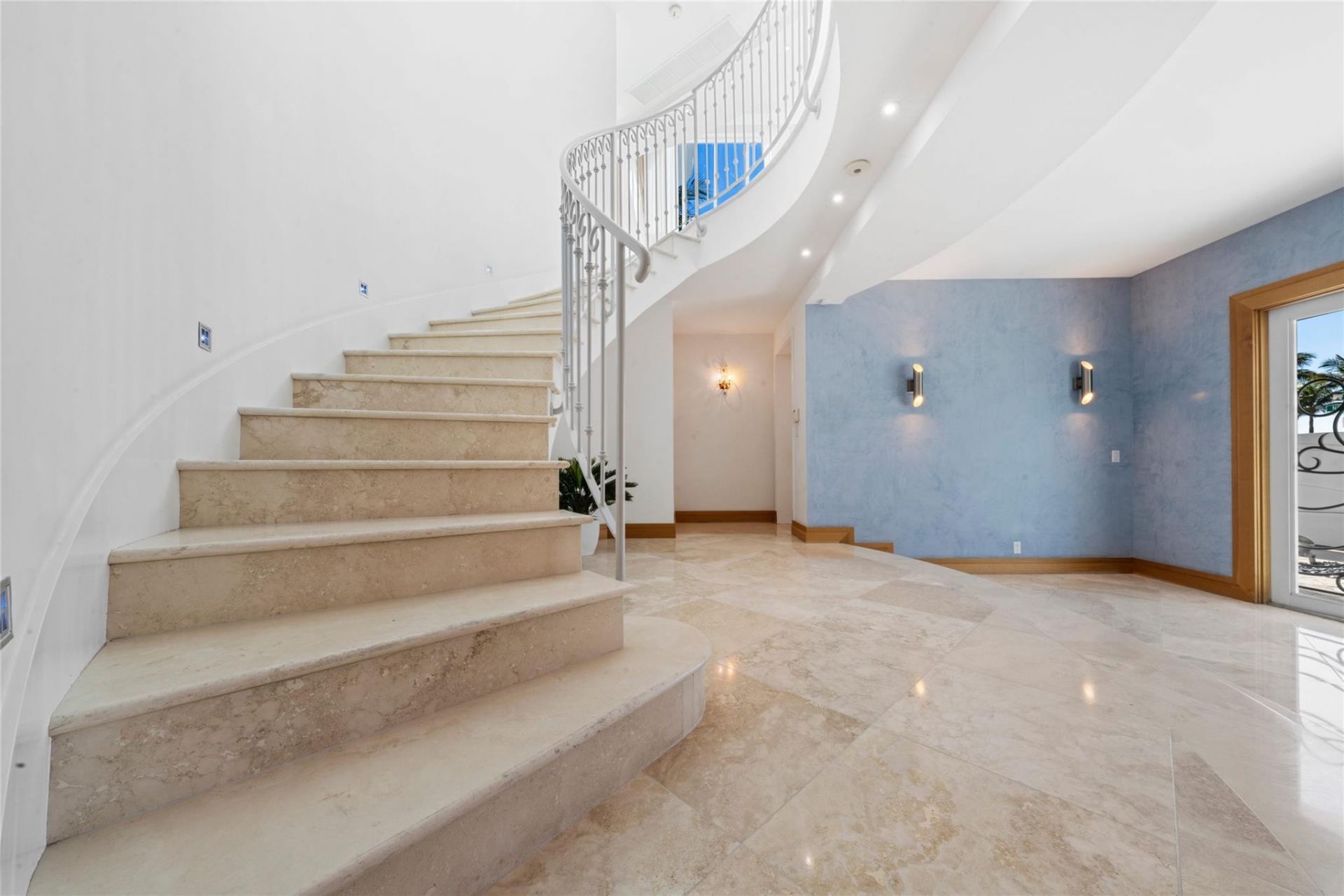 1525 N Fort Lauderdale Beach Blvd, Fort Lauderdale, FL 33304 Photo