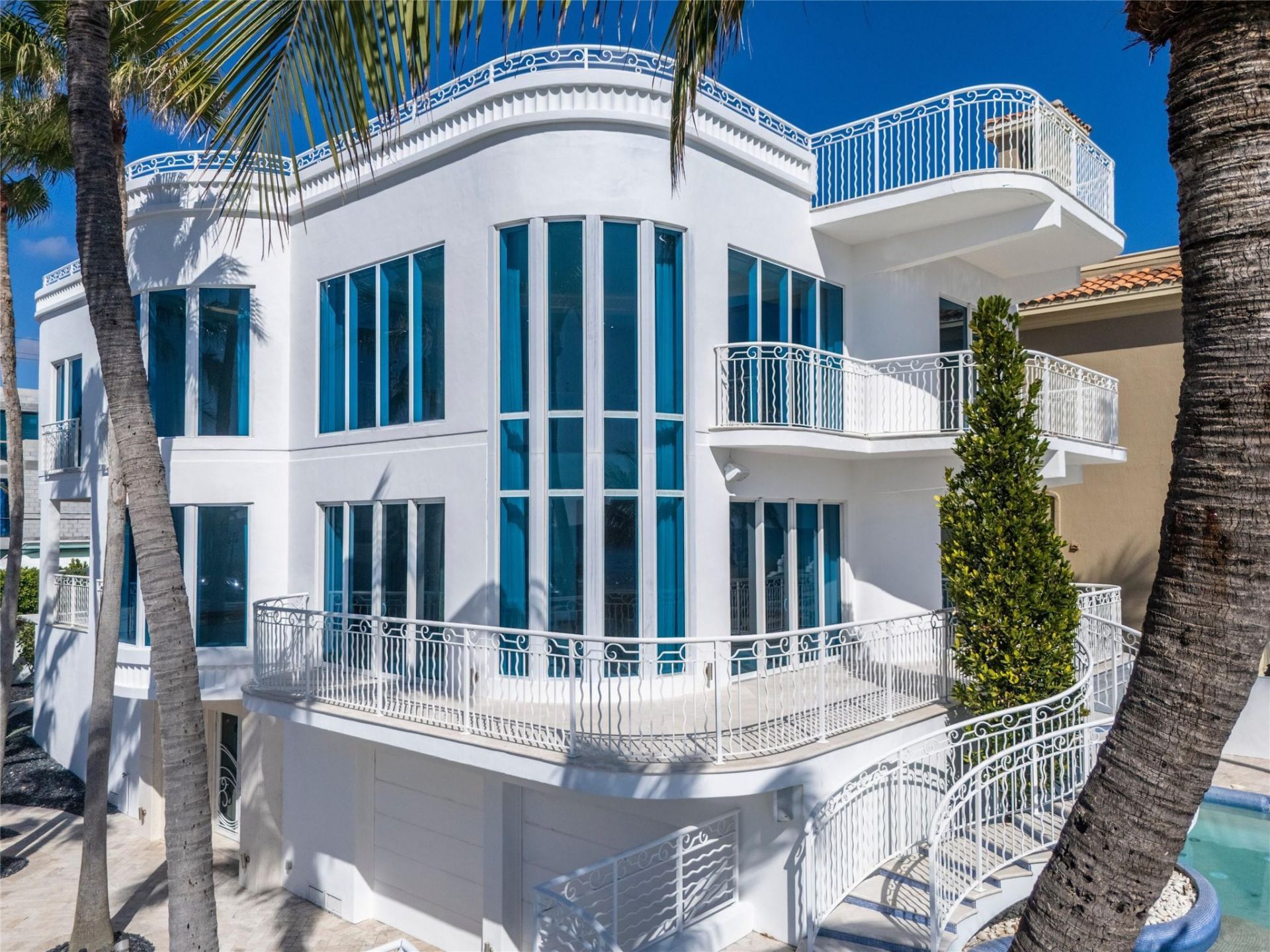 1525 N Fort Lauderdale Beach Blvd, Fort Lauderdale, FL 33304 Photo