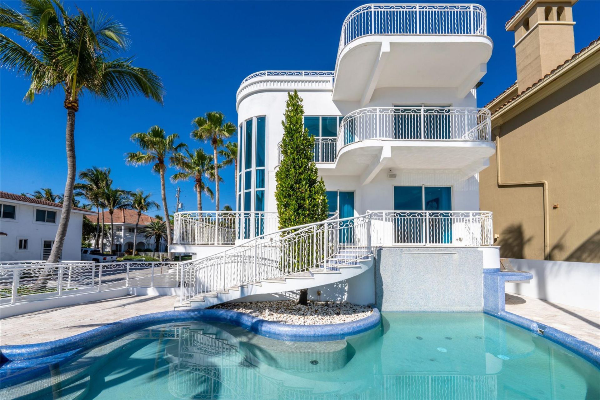 1525 N Fort Lauderdale Beach Blvd, Fort Lauderdale, FL 33304 Photo