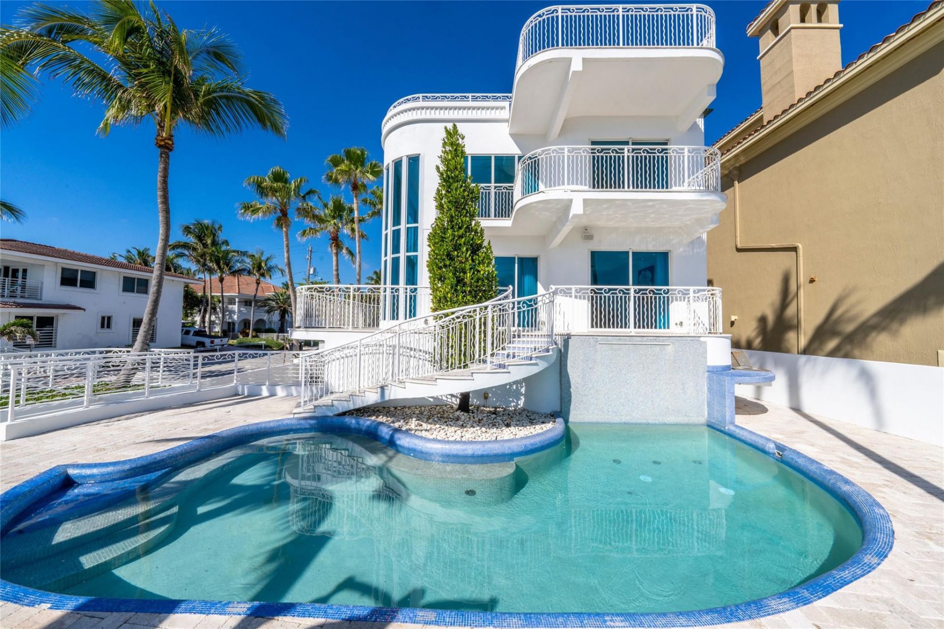 1525 N Fort Lauderdale Beach Blvd, Fort Lauderdale, FL 33304 Photo