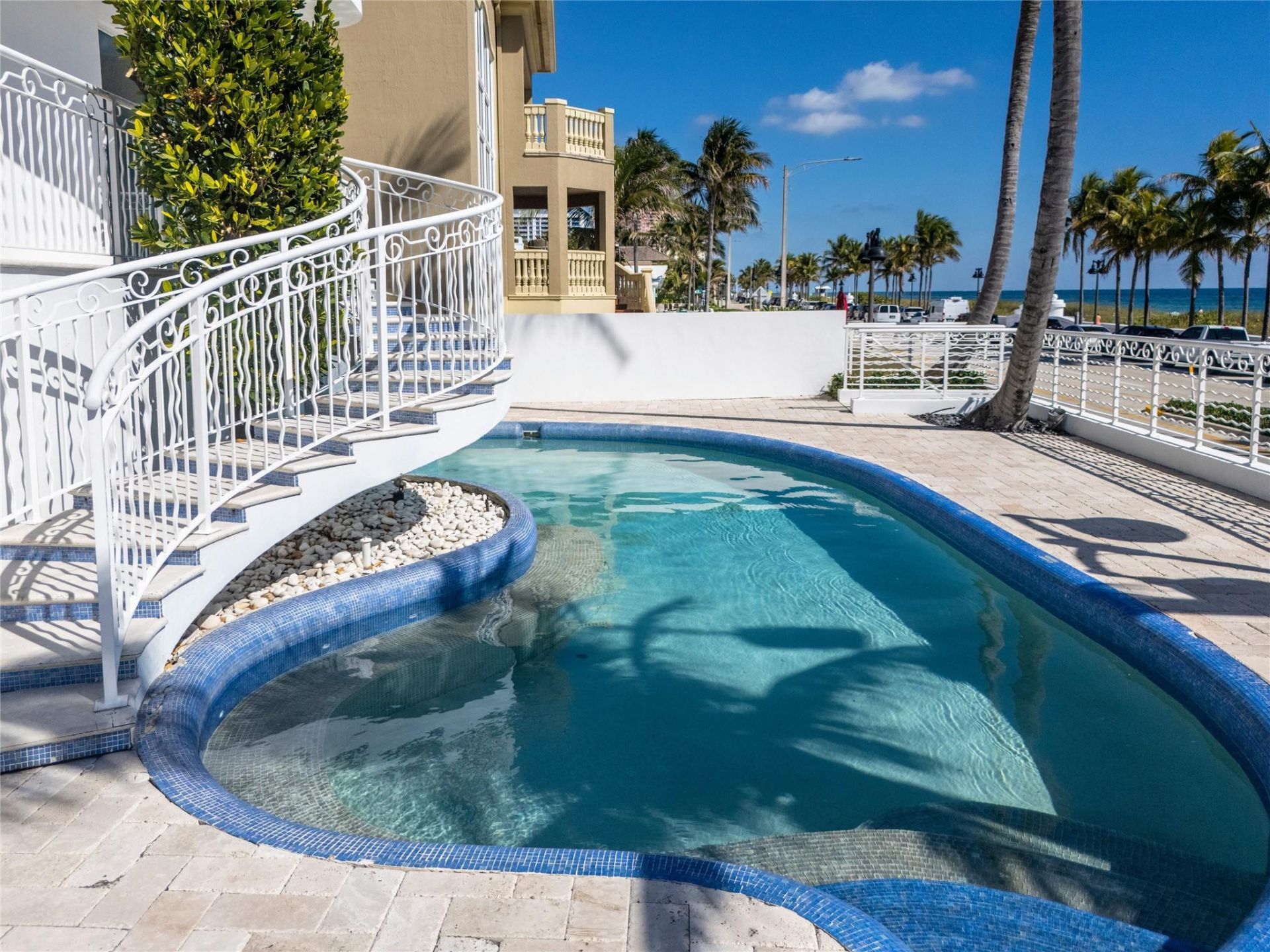 1525 N Fort Lauderdale Beach Blvd, Fort Lauderdale, FL 33304 Photo