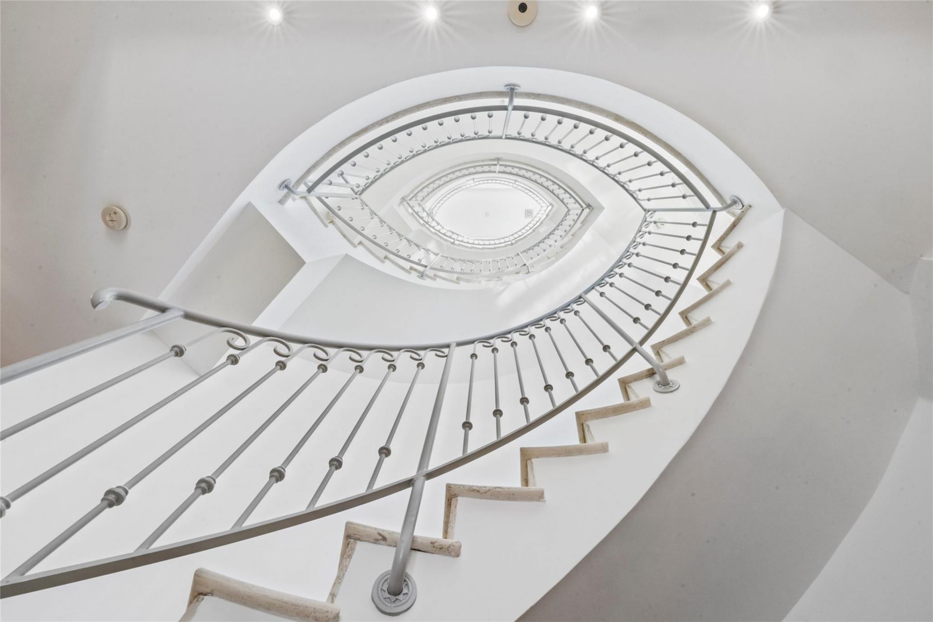 1525 N Fort Lauderdale Beach Blvd, Fort Lauderdale, FL 33304 Photo