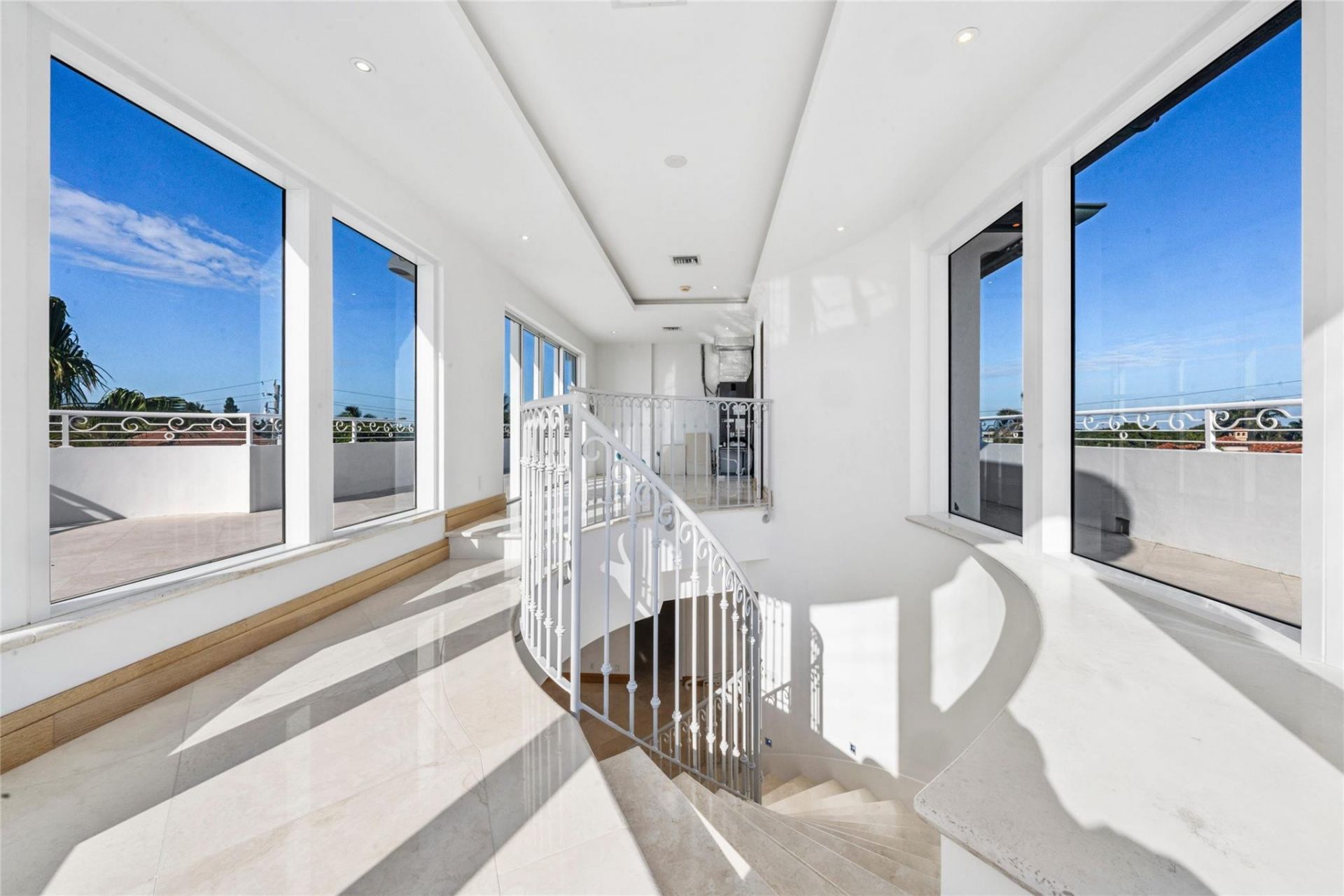 1525 N Fort Lauderdale Beach Blvd, Fort Lauderdale, FL 33304 Photo