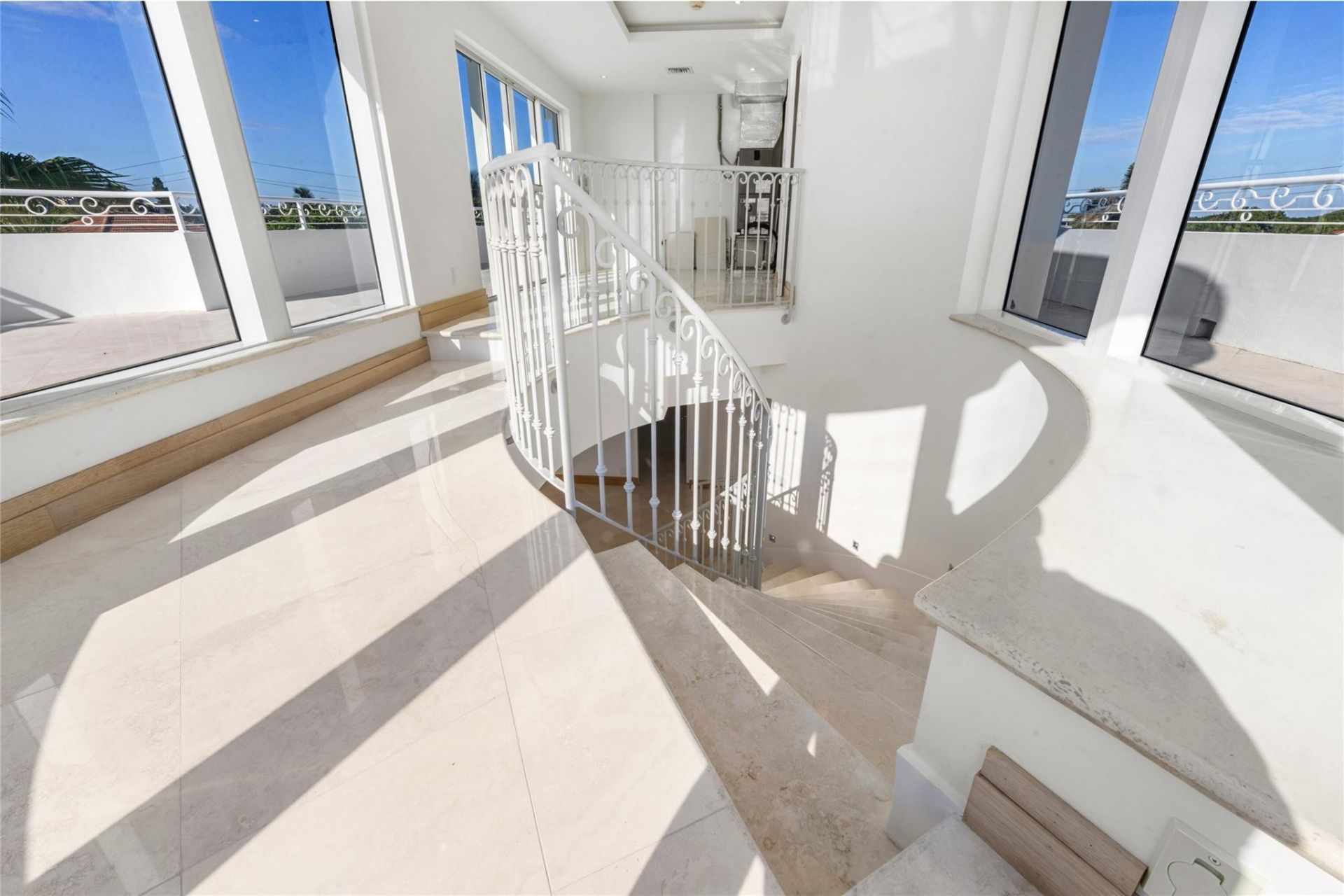 1525 N Fort Lauderdale Beach Blvd, Fort Lauderdale, FL 33304 Photo