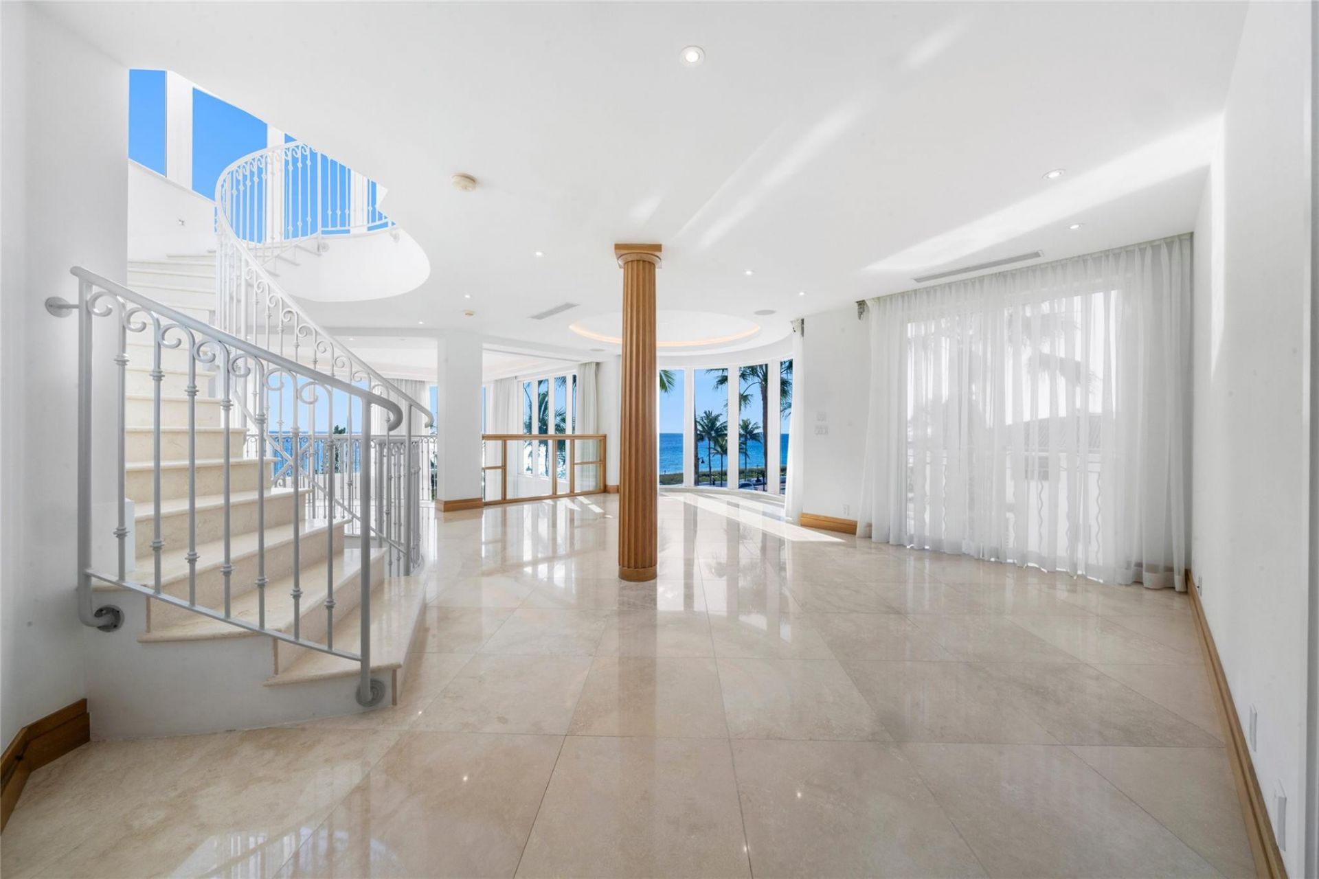 1525 N Fort Lauderdale Beach Blvd, Fort Lauderdale, FL 33304 Photo