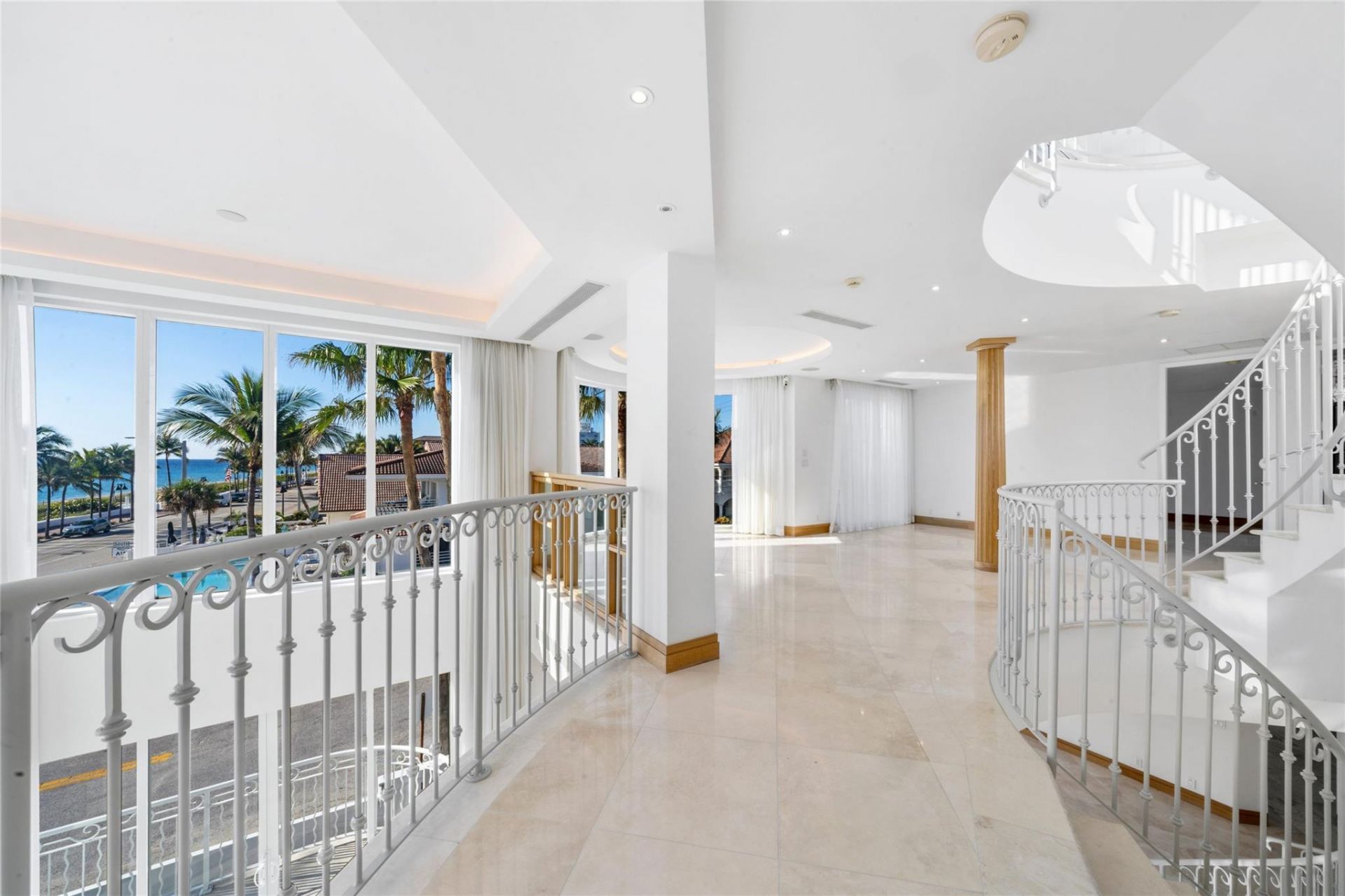 1525 N Fort Lauderdale Beach Blvd, Fort Lauderdale, FL 33304 Photo